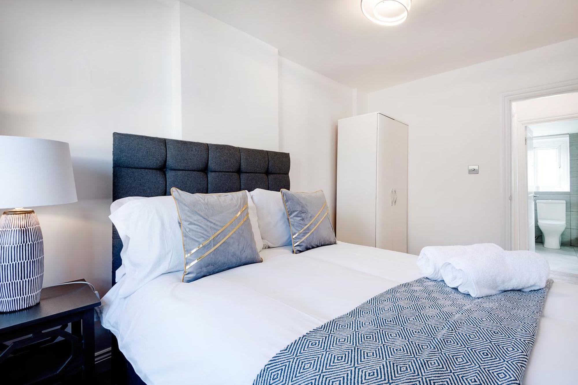 London Paddington Station Apartments Exterior photo